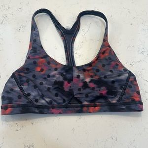 Lululemon sports bra